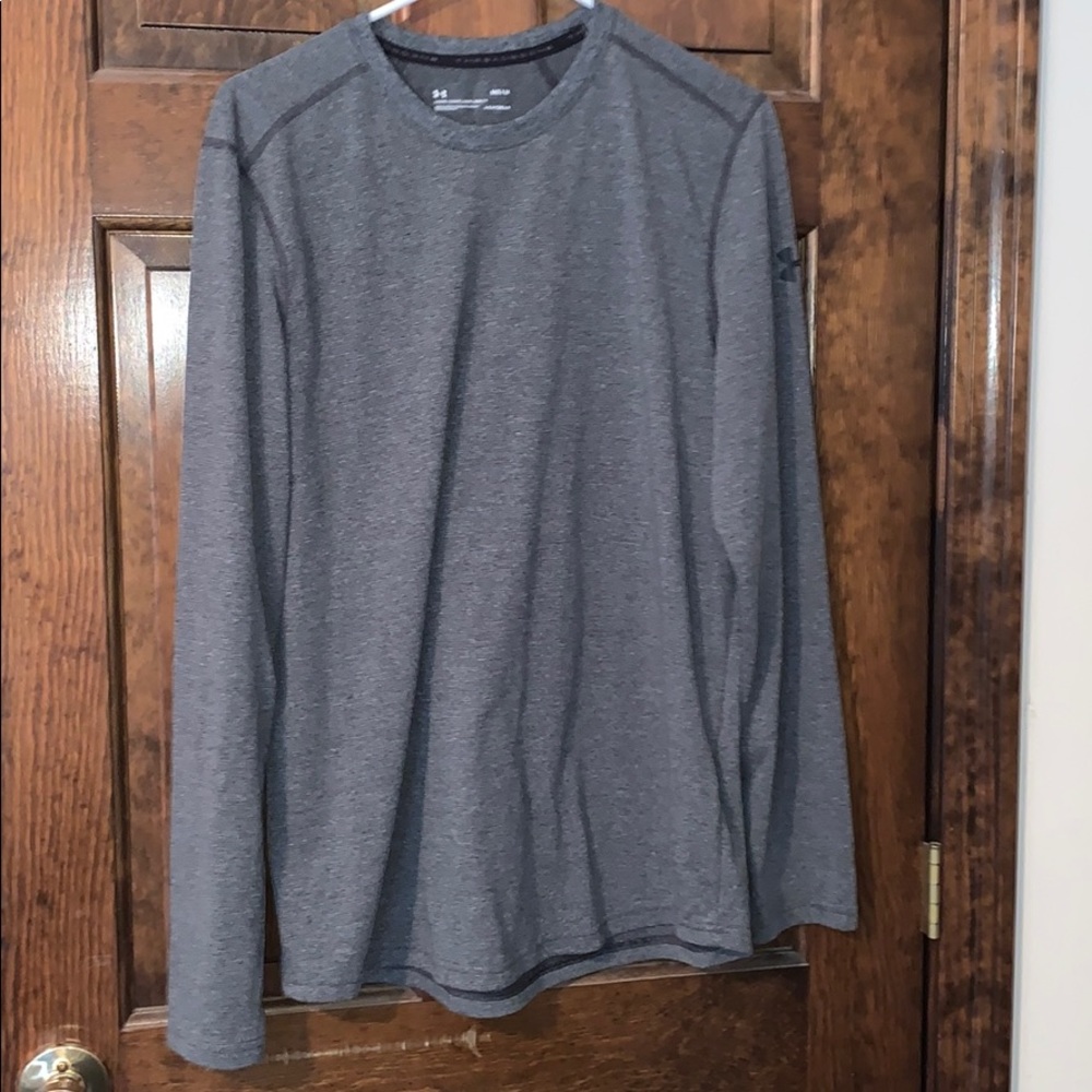 Sz medium UA long sleeve